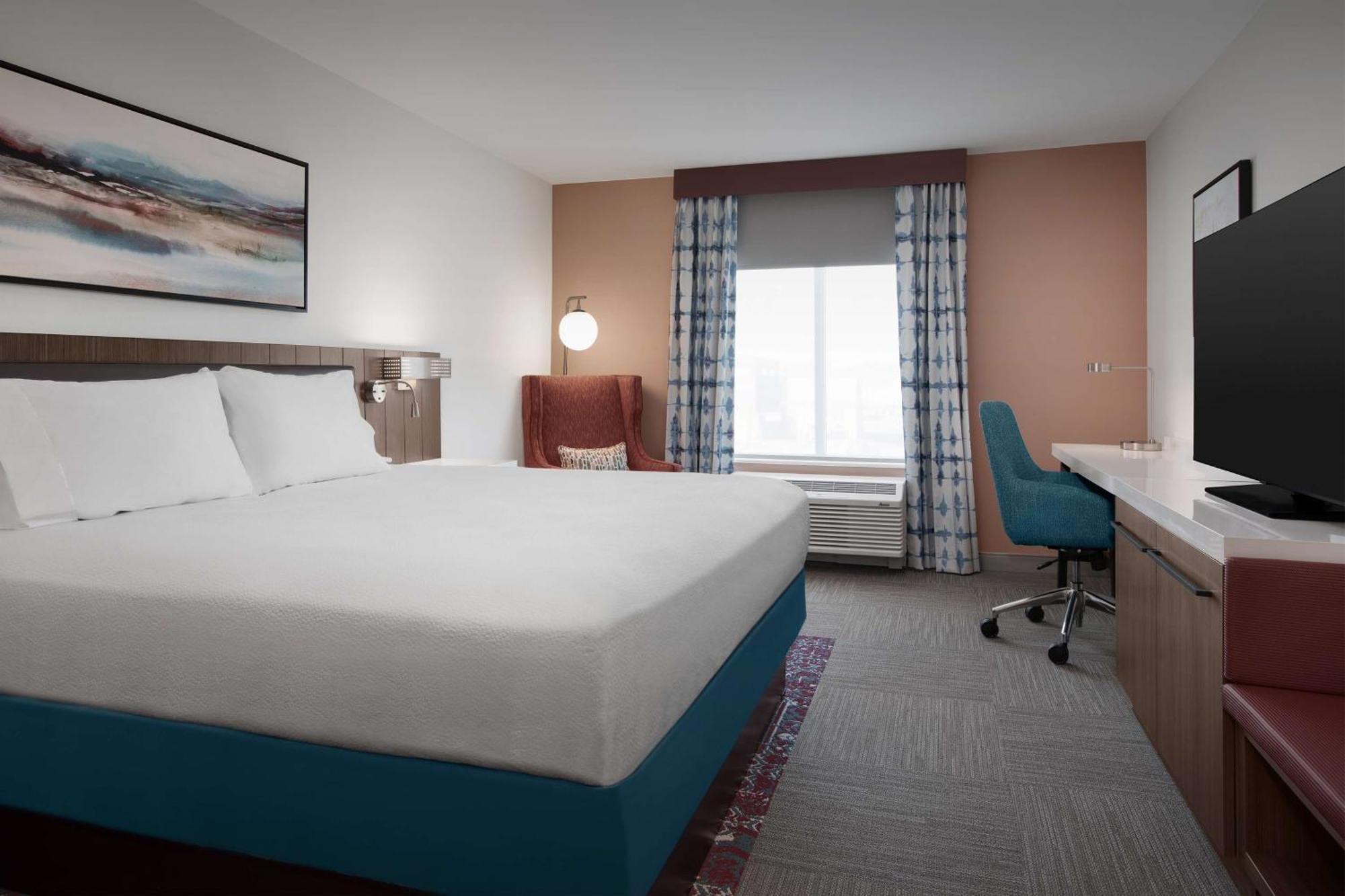 Hilton Garden Airport Tower Road *