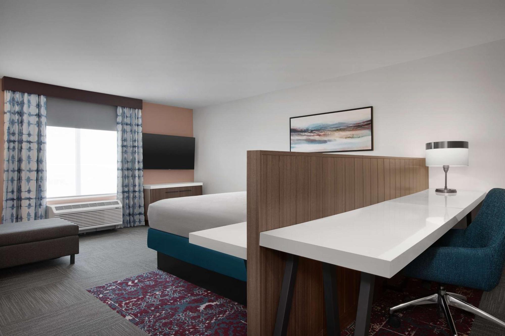 Hilton Garden Airport Tower Road Hotel *