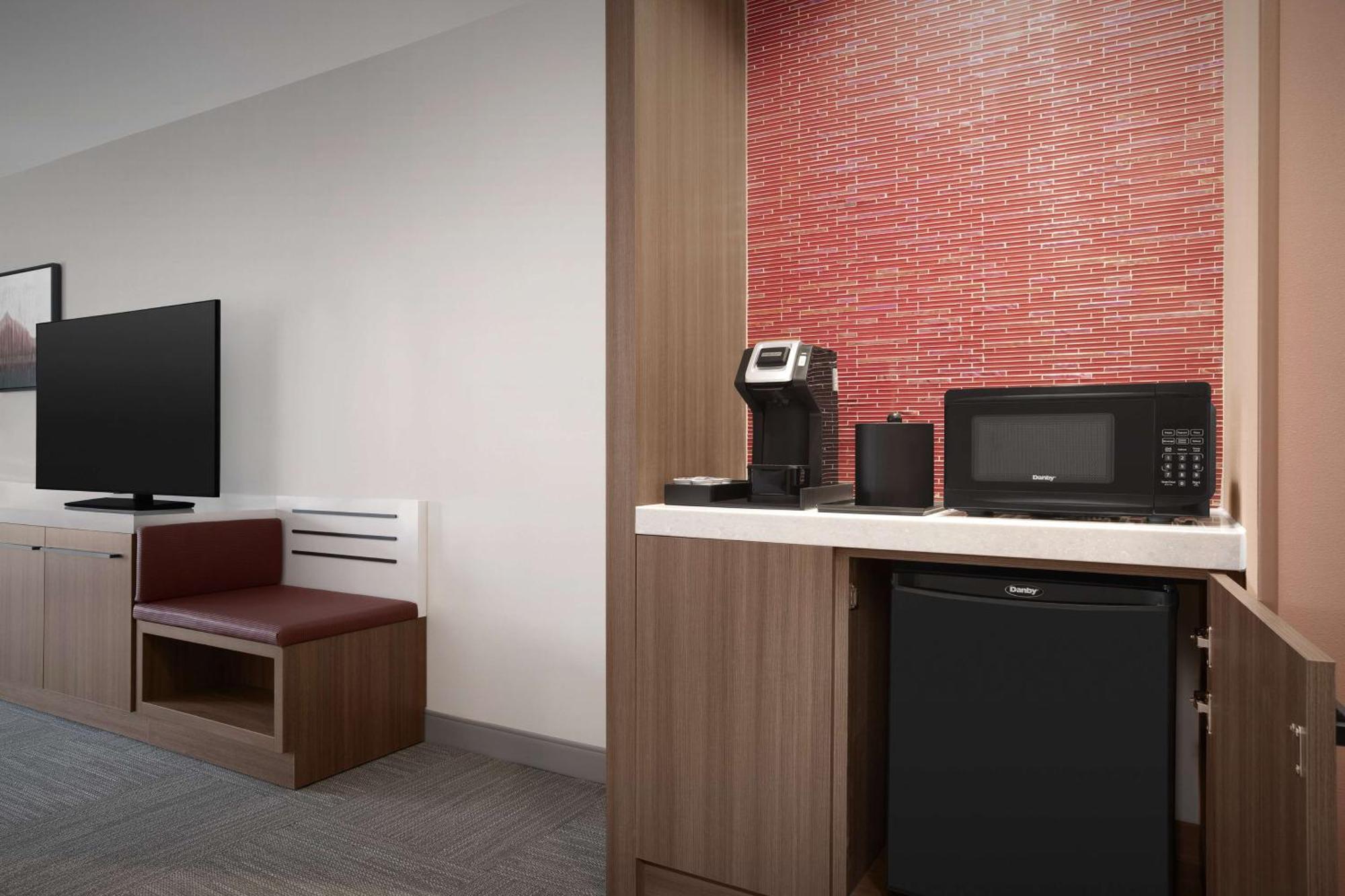 Hotel Hilton Garden Airport Tower Road Denver